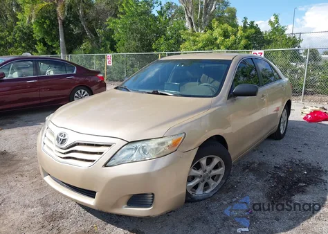 2011 Toyota Camry Le z USA, uszkodzony, nr VIN 4T1BF3EK3BU599311